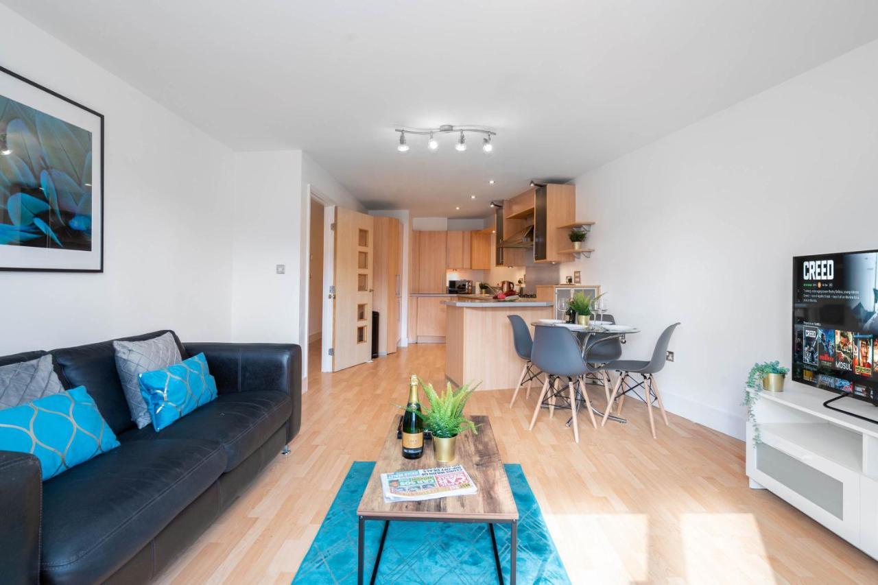 ברמינגהאם City Centre - Two Bedroom Apartment - Juliet Balcony - Secure Parking - Wifi - Smart Tv מראה חיצוני תמונה