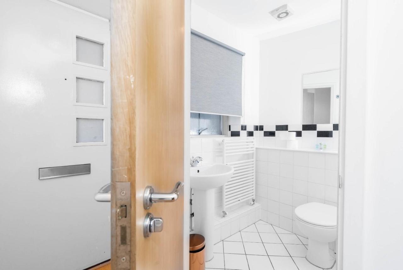 ברמינגהאם City Centre - Two Bedroom Apartment - Juliet Balcony - Secure Parking - Wifi - Smart Tv מראה חיצוני תמונה